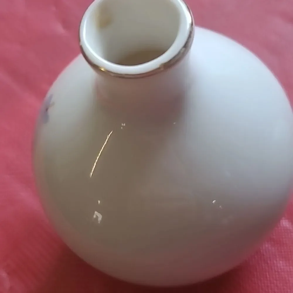 Vintage  Mini Bluebird Vase and Egg